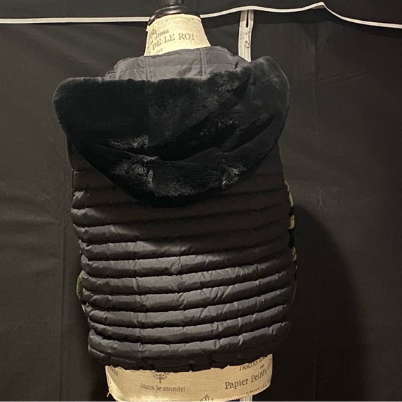 Camouflage Dyed Rex Rabbit Puffer Vest by Blue Duck - Picture 6 of 9